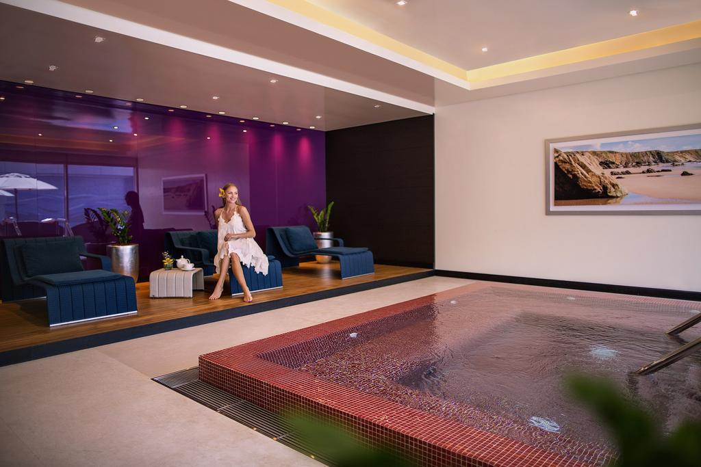 Downtown Rotana Manama Exterior foto Spa at the Hotel