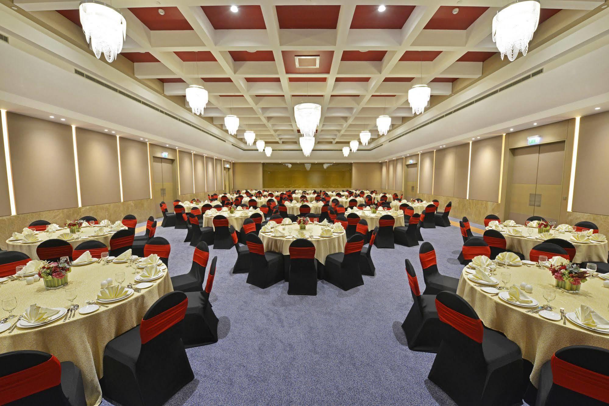 Downtown Rotana Manama Exterior foto The Grand Ballroom