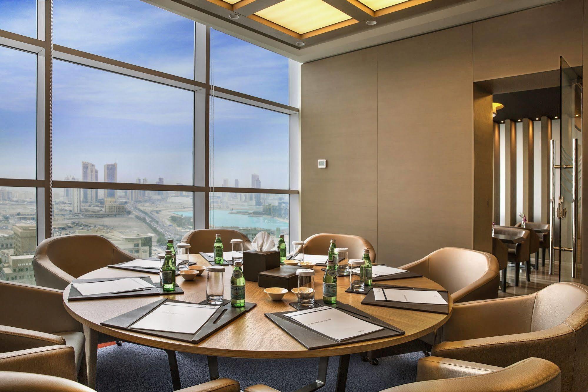 Downtown Rotana Manama Exterior foto Meeting room at the Westin